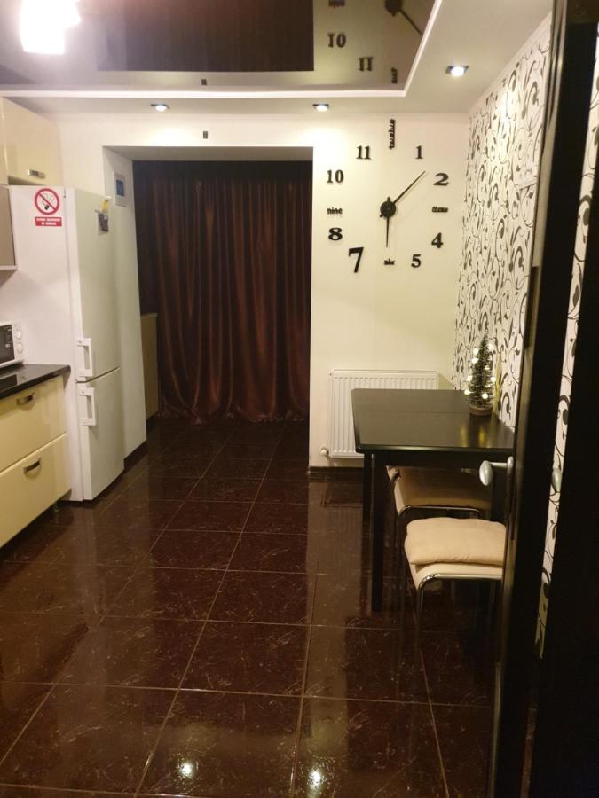 Elena'S Holiday Apartment Камианец-Подилский Екстериор снимка